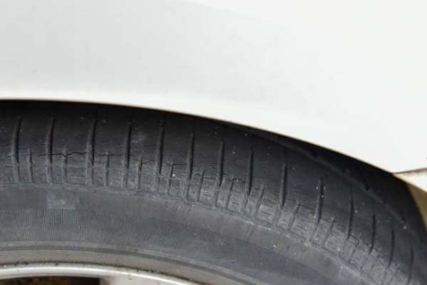 Menguji Apakah Ban itu Benar-benar Bergesekan