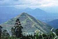 Piramida di Gunung Sadahurip? Cek Faktanya Disini
