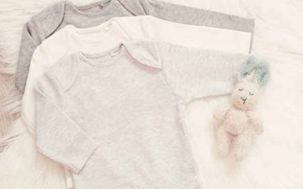 Pakaian yang berukuran sedikit besar