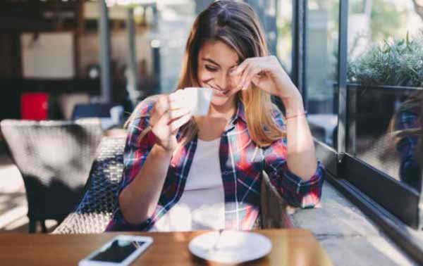 8 Tips Jika Kamu Mempunyai Pasangan Introvert 8 Perhatikan Bahasa tubuhnya